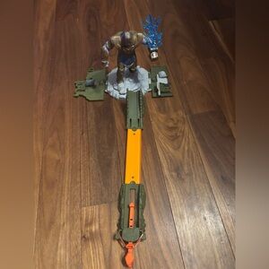 Hot Wheels Avengers VS Thanos Showdown Track Set Marvel